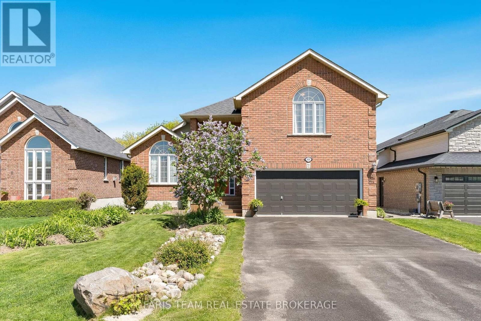 Property Photo:  616 Glen Cedar Crescent  ON L9S 2J4 