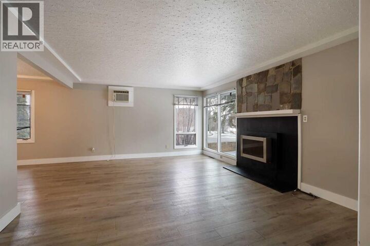 Property Photo:  508 2 Avenue West  AB T1R 0A9 
