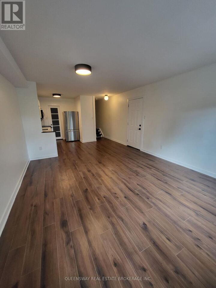 Property Photo:  965 Eglinton Avenue West 2  ON M6C 2C4 