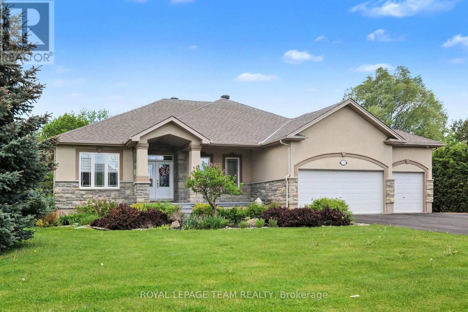 Property Photo: 6868 Sparkling Lake Way ON K4P 1R7