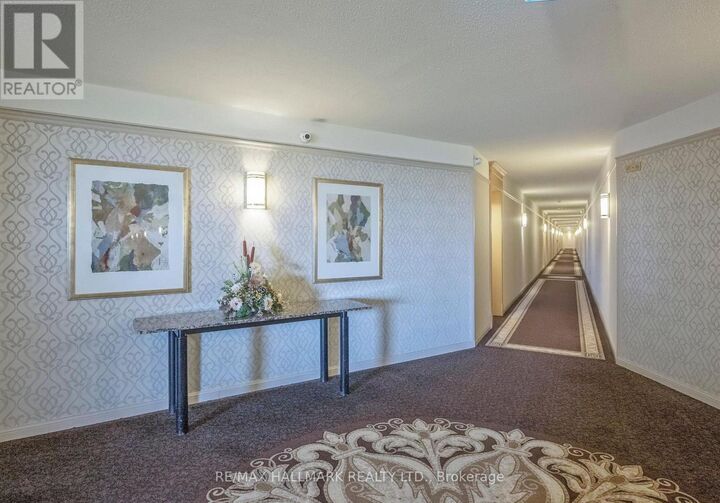 Property Photo:  7805 Bayview Avenue 1024  ON L3T 7N1 
