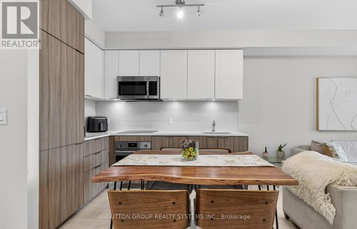 Property Photo:  223 St Clair Avenue West 212  ON M4V 1R3 