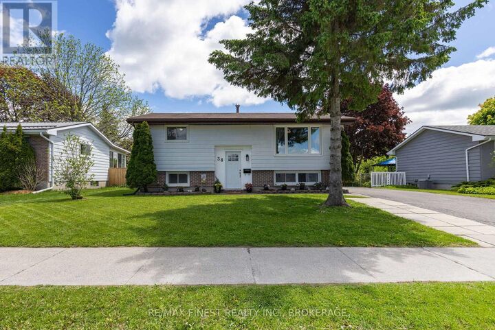 Property Photo: 38 Kildare Avenue ON K7N 1J3