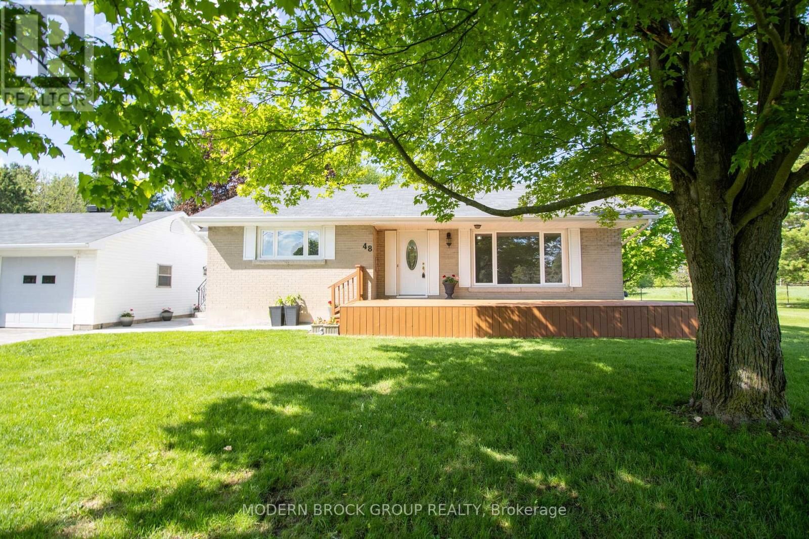 Property Photo: 48 Alta Vista Drive ON K0E 1T0
