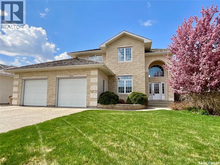 Property Photo:  1538 Lakeridge Drive N  SK S4X 4L5 