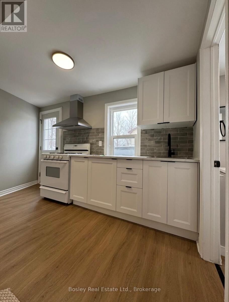 Property Photo:  27 Dublin Street South C  ON N1H 4L9 