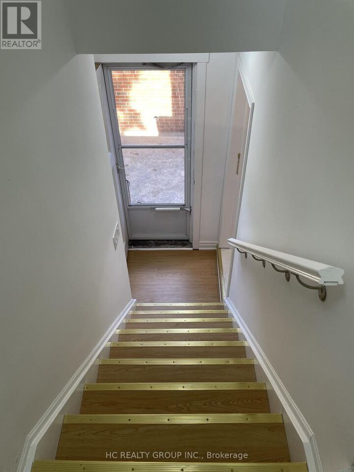 Property Photo:  48 Torrens Avenue Upper  ON M4K 2H8 