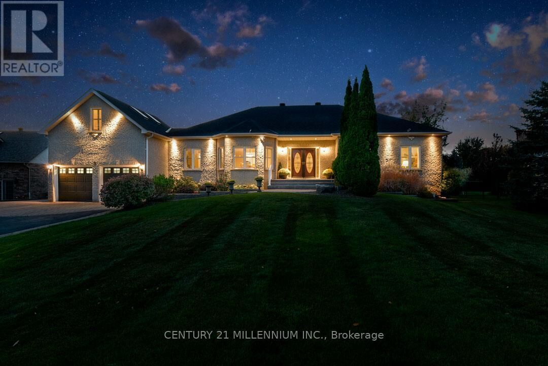 Property Photo:  8 Castlewood Court  ON L7K 0C1 
