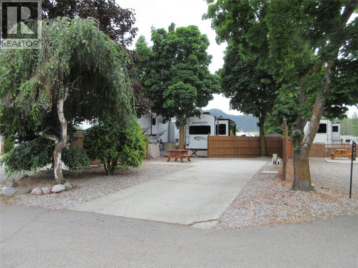 Property Photo: 415 Commonwealth Road 551 BC V4V 1P4