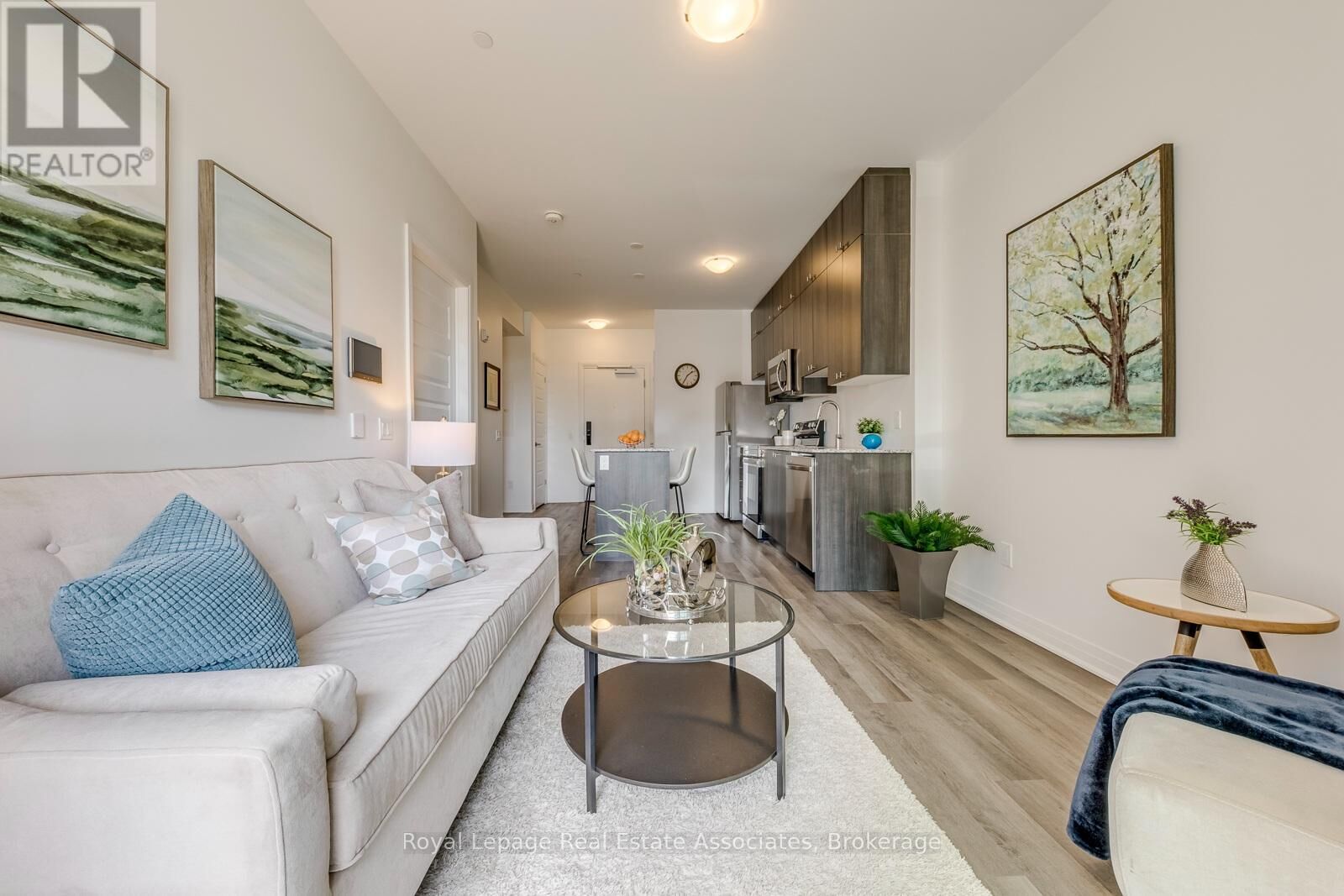 Property Photo:  460 Gordon Krantz Avenue 108  ON L9E 1Z2 