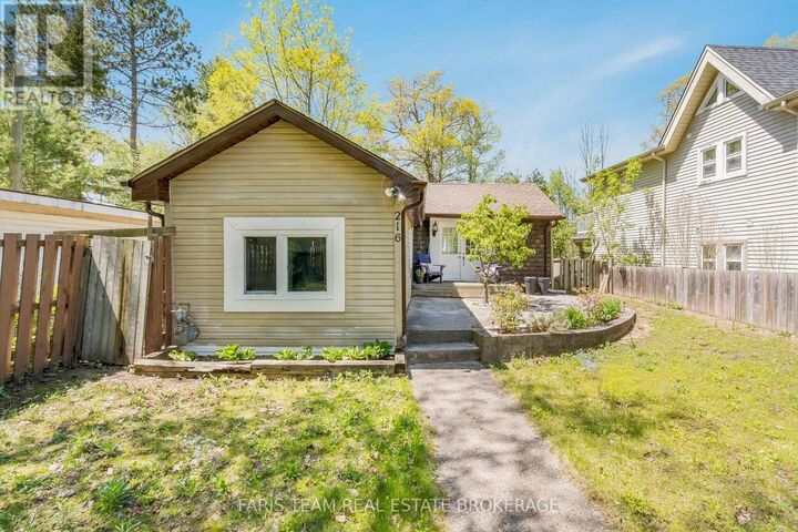 Property Photo:  216 Oxbow Park Drive  ON L9Z 2V7 