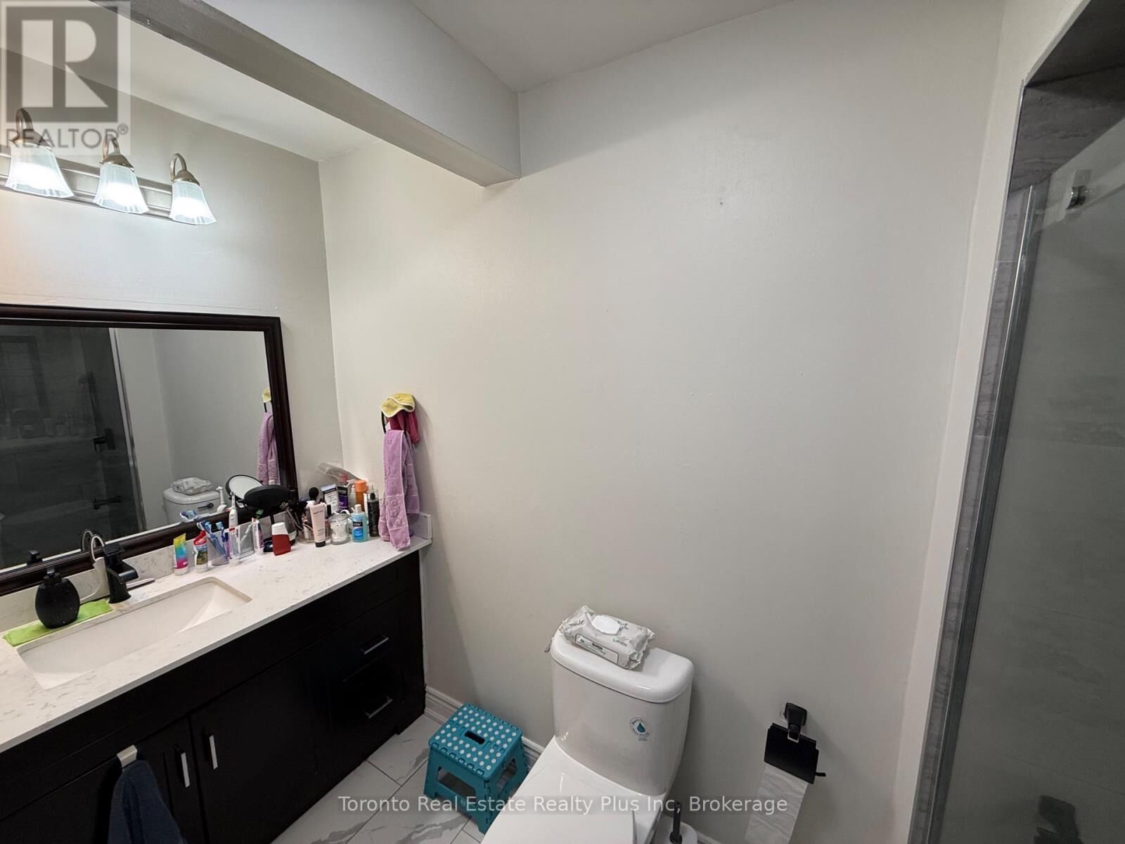 Property Photo:  130 Ashurst Crescent  ON L6V 3N9 