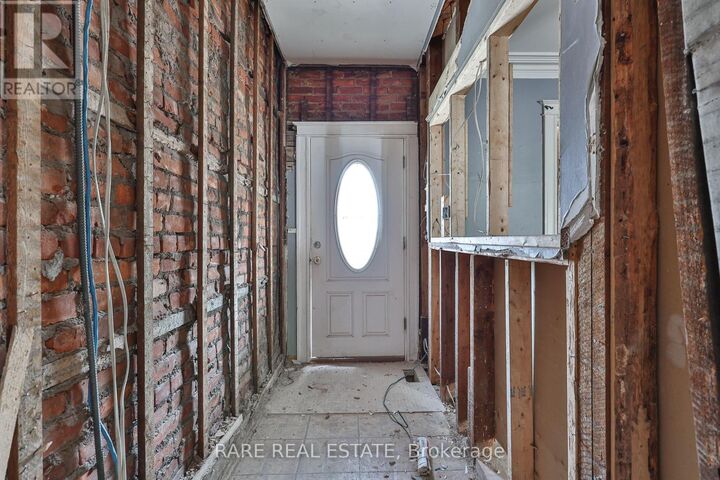 Property Photo:  21 Chestnut Avenue  ON L8L 6K5 
