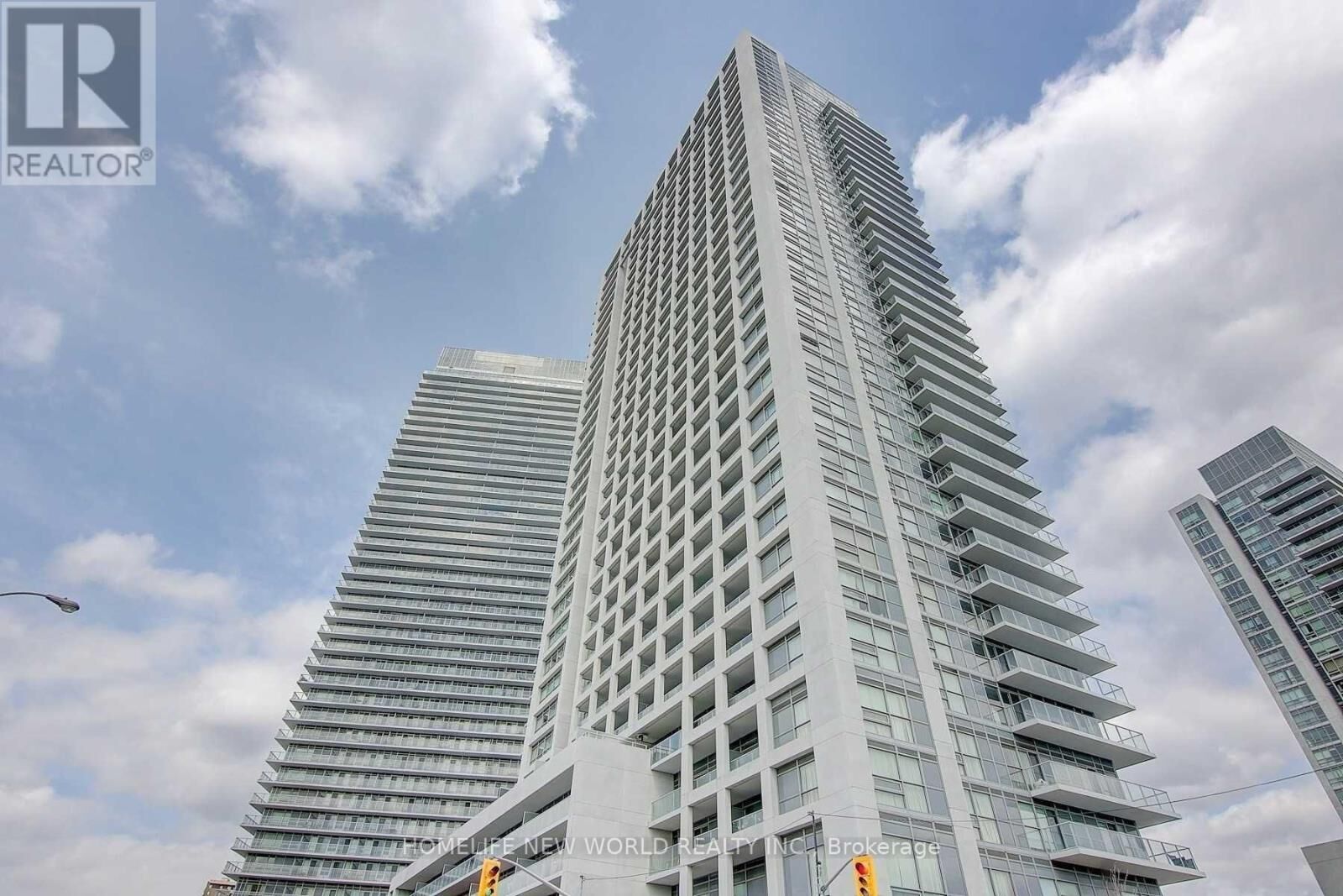 Property Photo: 275 Yorkland Road 1411 ON M2J 0B4