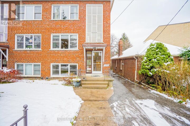 Property Photo:  295 Indian Grove West 3  ON M6P 2H6 