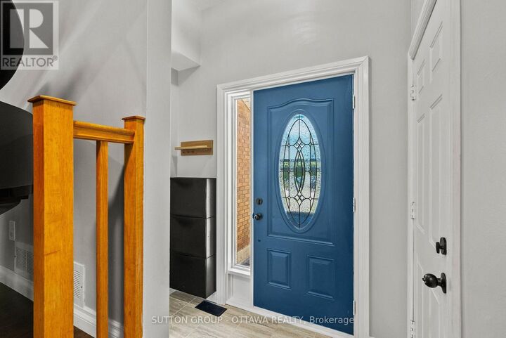 Property Photo:  94 Piper Crescent  ON K2K 2S9 