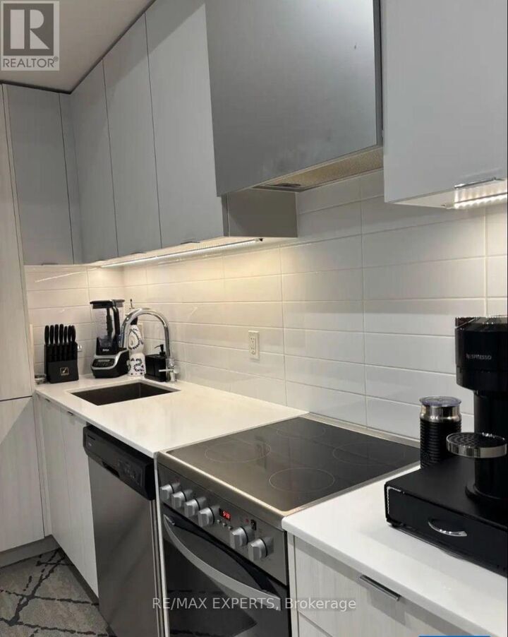 Property Photo:  30 Gibbs Road 1504  ON M9B 0E4 