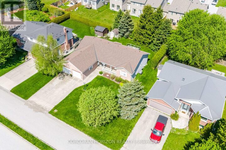 Property Photo:  71 Grayview Drive  ON N0C 1H0 
