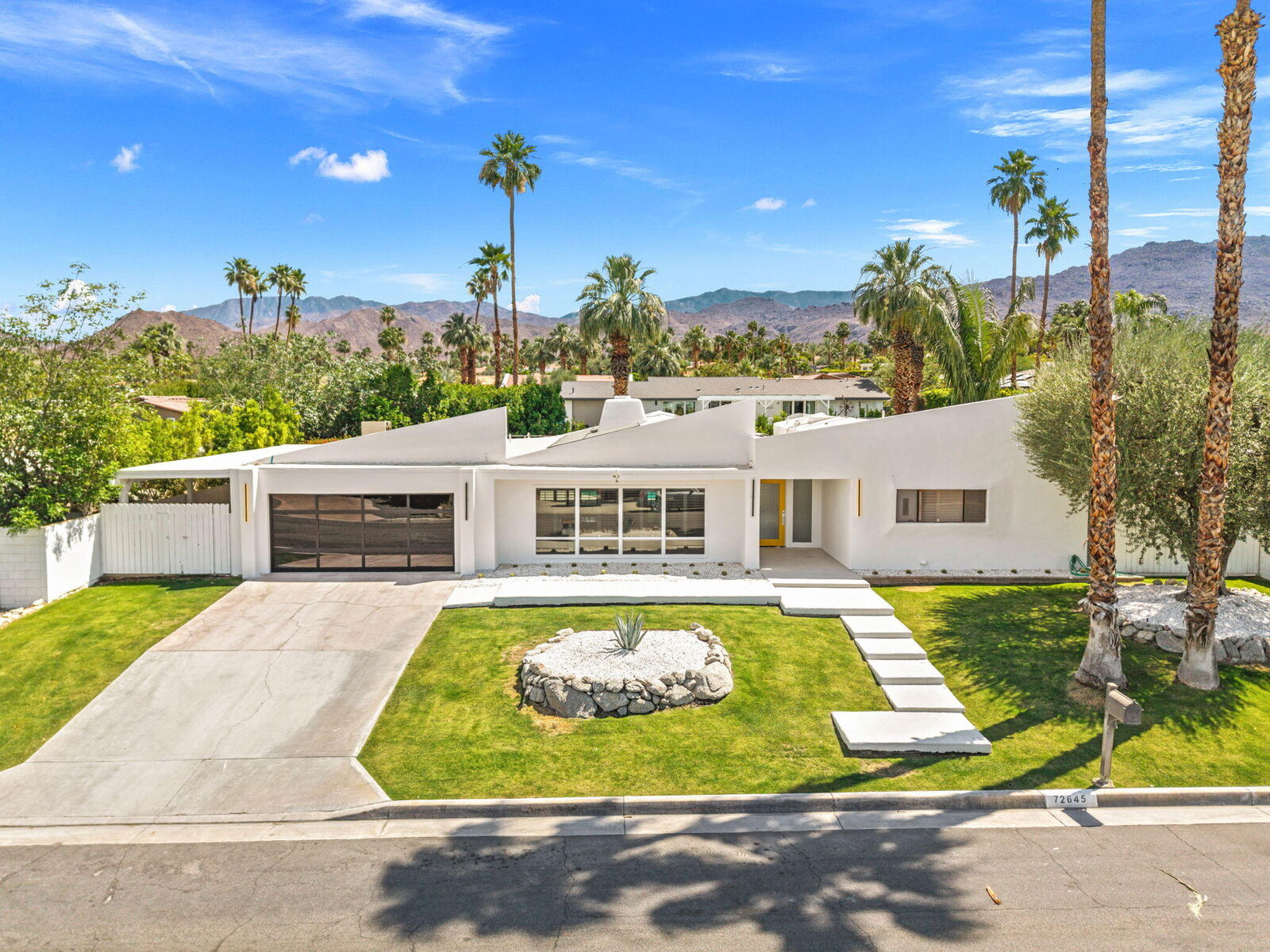 Property Photo:  72645 Skyward Way  CA 92260 