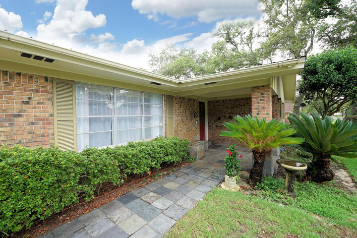 Property Photo: 319 NW Briarwood Circle FL 32548