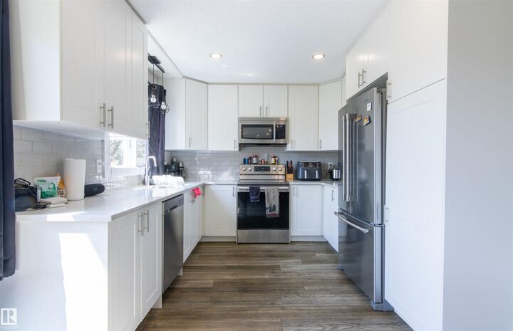 Property Photo: 7115 39A Avenue NW AB T6K 0R7