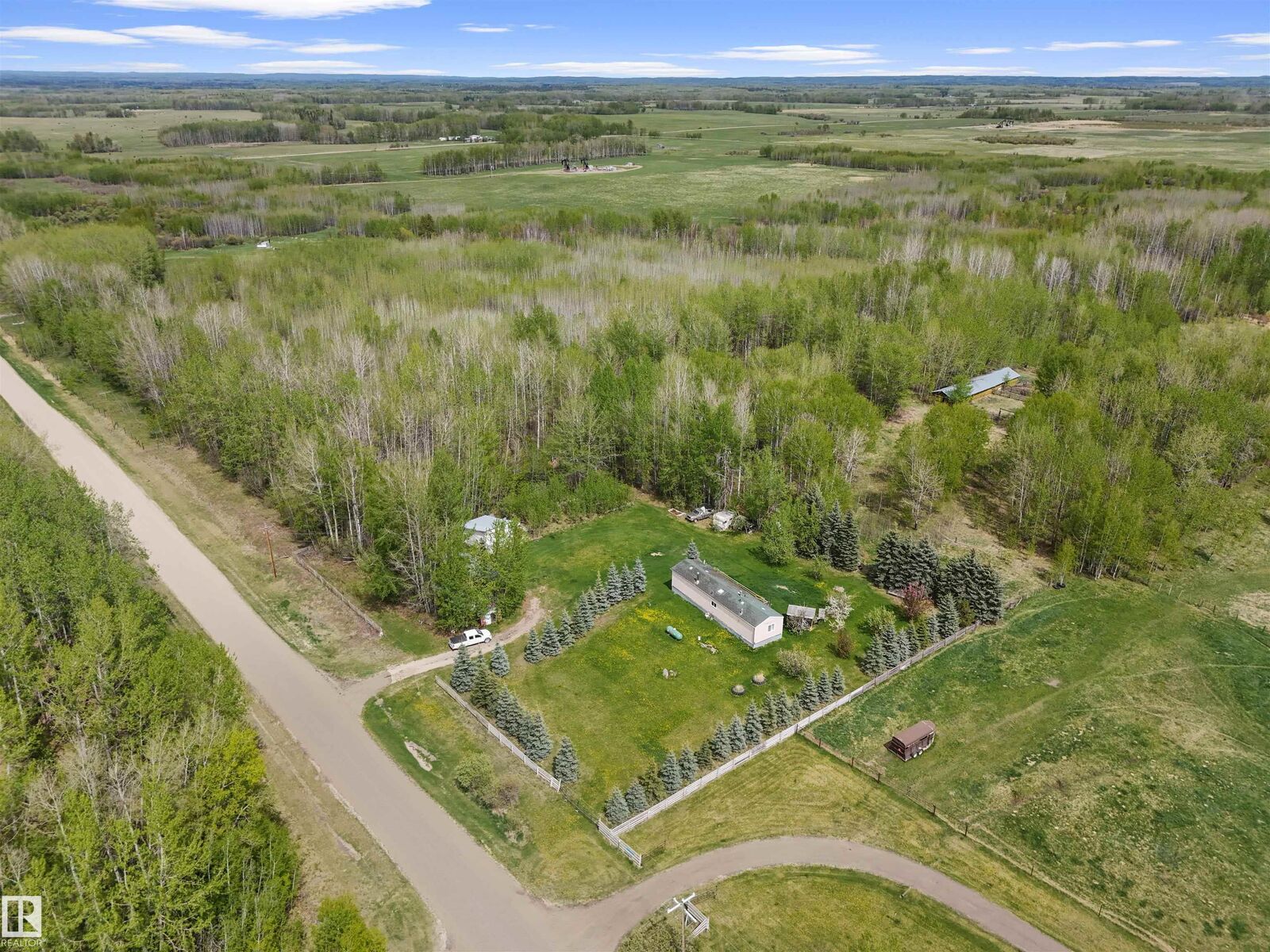 Property Photo:  48115 Rge Rd 61  AB T0E 1Z0 
