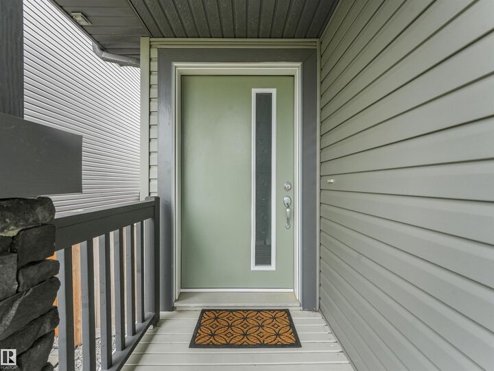 Property Photo:  20507 99 Avenue NW  AB T5T 7L5 