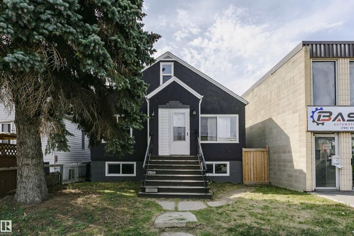 10035 81 Avenue NW — photo 1