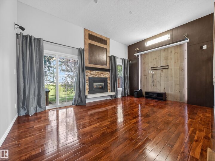Property Photo: 17092 67 Avenue NW AB T5T 1Y8