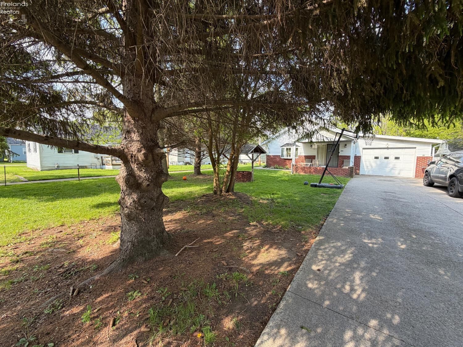 Property Photo:  808 Bataan Lane  OH 43452 