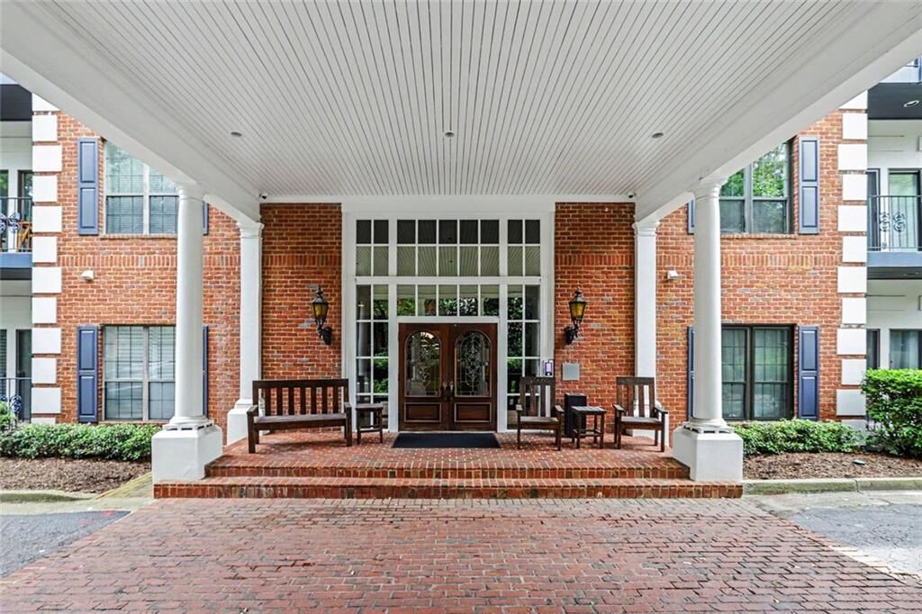 Property Photo: 2921 Lenox Road NE #306 GA 30324