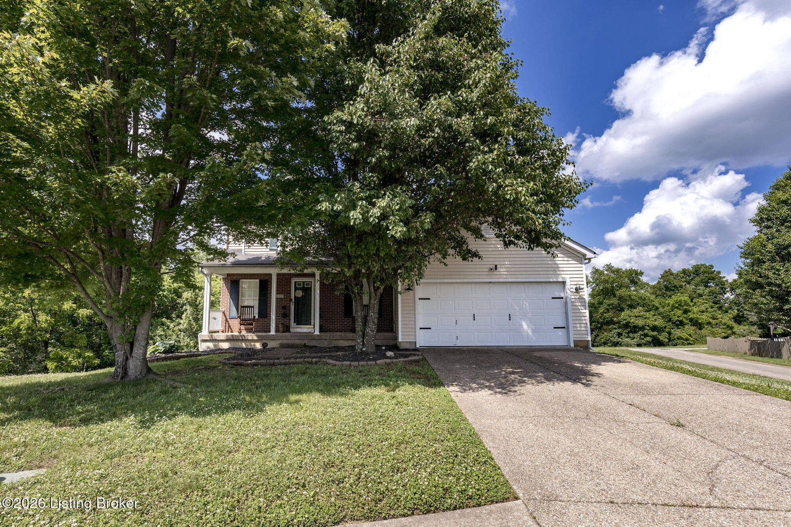 Property Photo: 6601 Rockview Way KY 40299