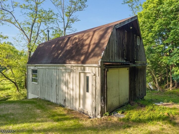 Property Photo:  6 Race Street  NJ 08867 