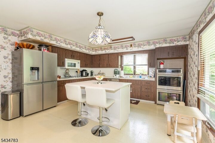 Property Photo: 319 Winifred Dr NJ 07512