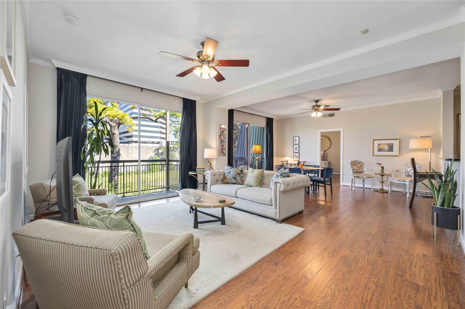 Property Photo: 4515 Briar Hollow Place 308 TX 77027