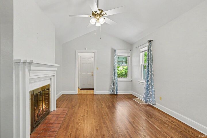 Property Photo:  118 S Highland Avenue  IN 46514-2058 