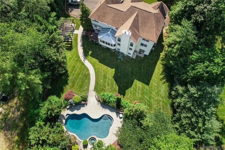 Property Photo:  9 Ronwood Road  NY 10977 