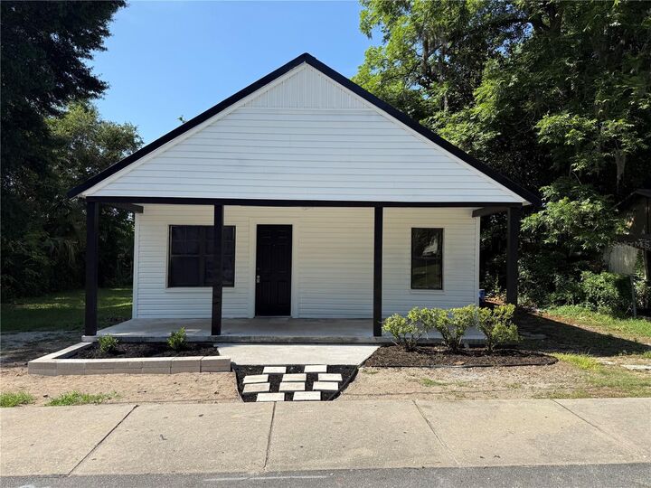 Property Photo: 1018 SW 2nd Street FL 34471