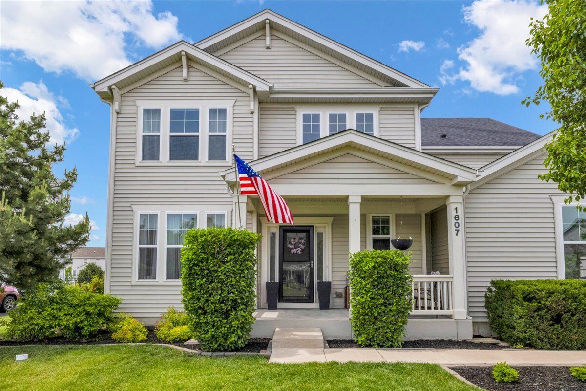 Property Photo:  1607 Star Grass Circle  IL 60506 