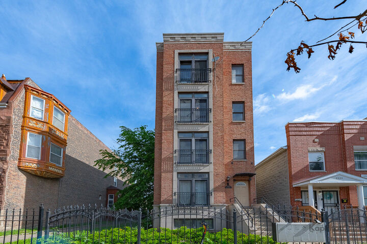 Property Photo:  2226 W Monroe Street 3  IL 60612 