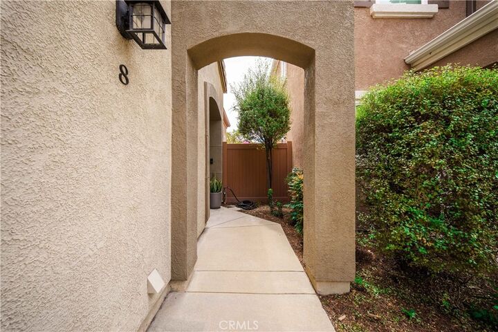 Property Photo: 8 Rue Du Parc CA 92610