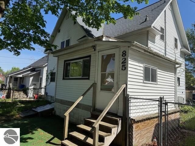 Property Photo: 825 Wallace Street MI 49601