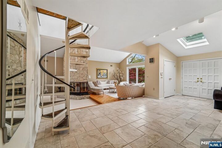 Property Photo:  8 Union Hill Road  NJ 07834 