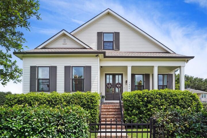 Property Photo: 1499 Prentiss Avenue LA 70122