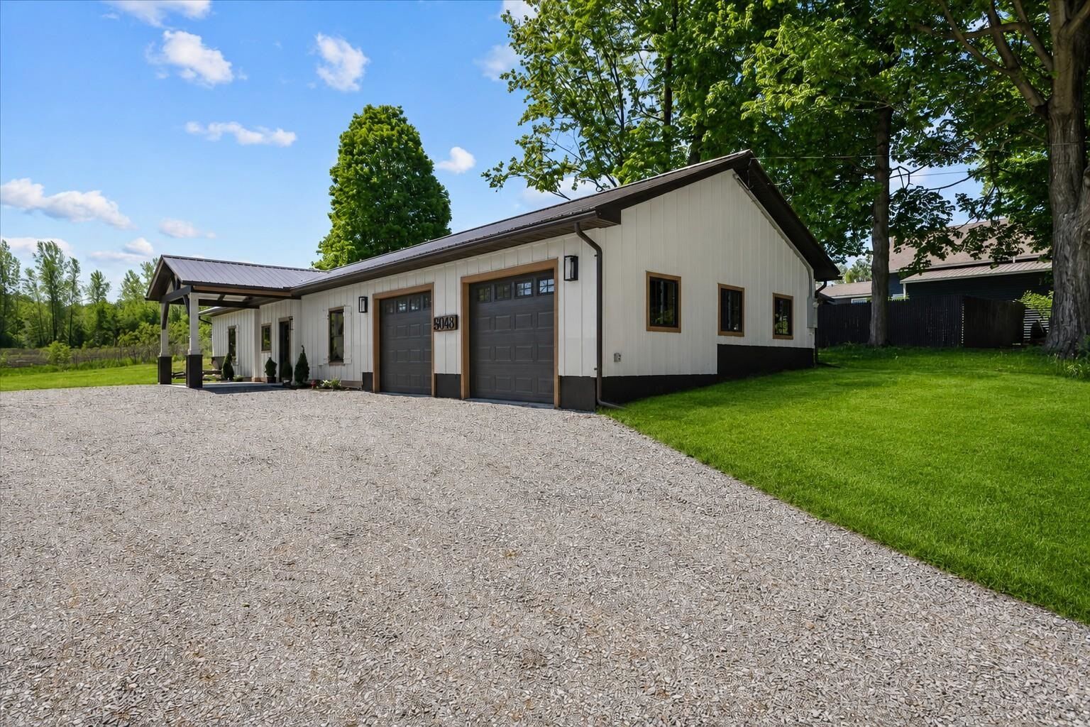 Property Photo: 5048 Hanna Road VT 05454