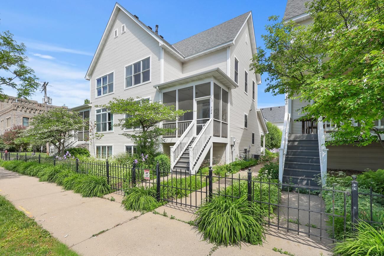 Property Photo: 724 E 25th Street MN 55404