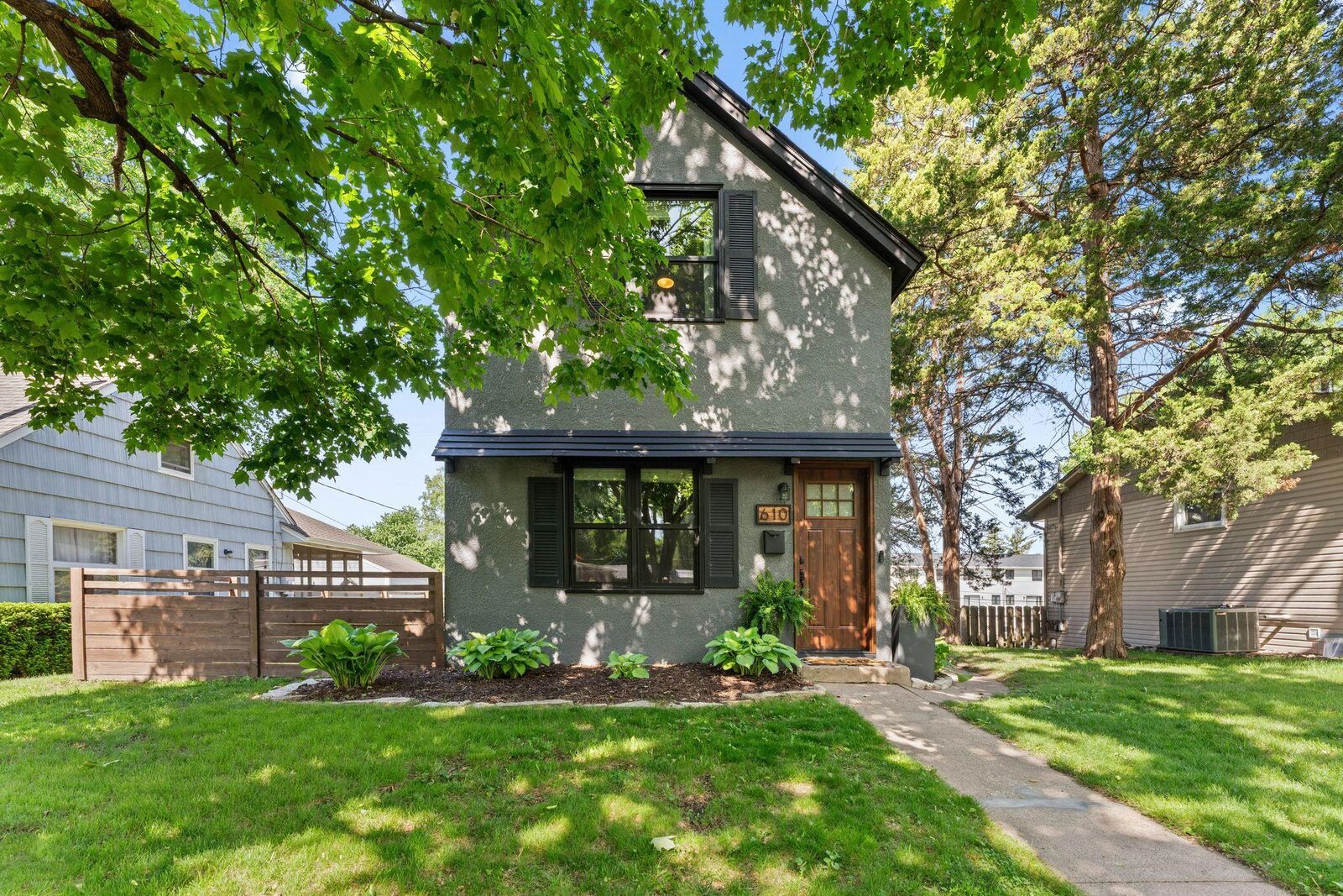 Property Photo: 610 7th Avenue S MN 55343