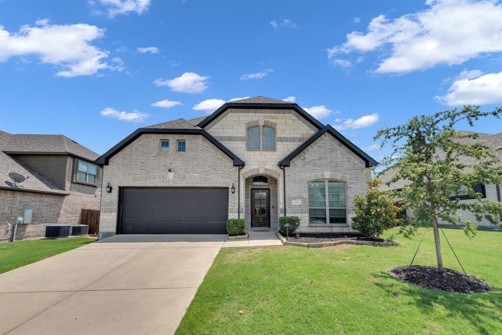 Property Photo: 203 Nickolas Drive TX 75407