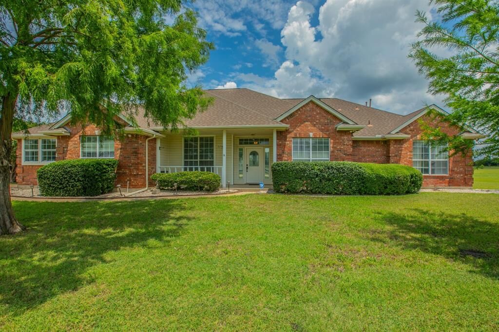 Property Photo:  4021 Shiloh Road  TX 76065 