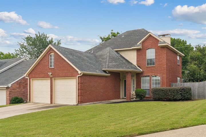 Property Photo:  1552 Dublin Circle  TX 76051 